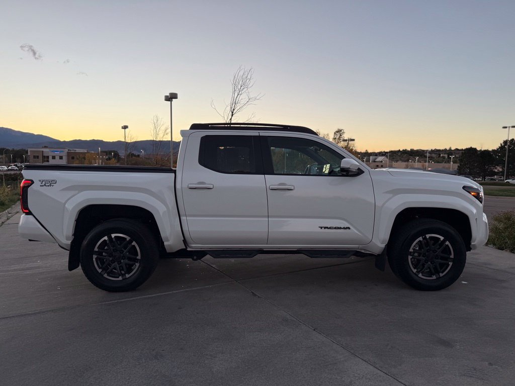 Used 2025 Toyota Tacoma TRD Sport w/ TRD Sport Premium Package AWD/4WD image 9