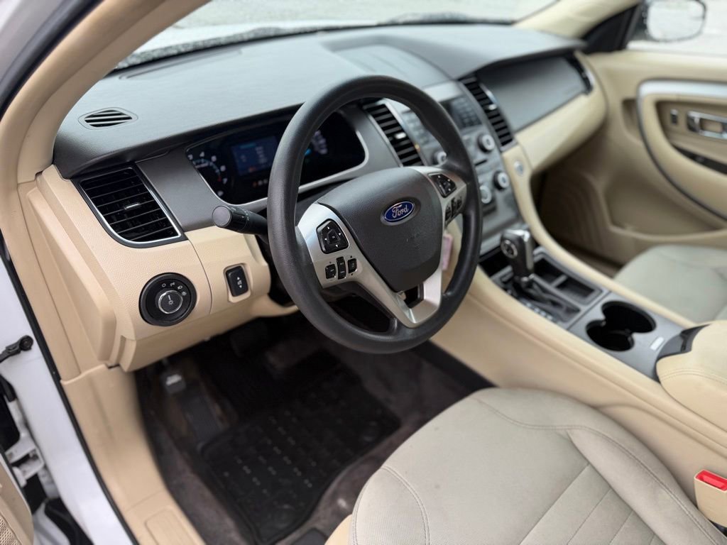 Used 2017 Ford Taurus SE FWD image 20