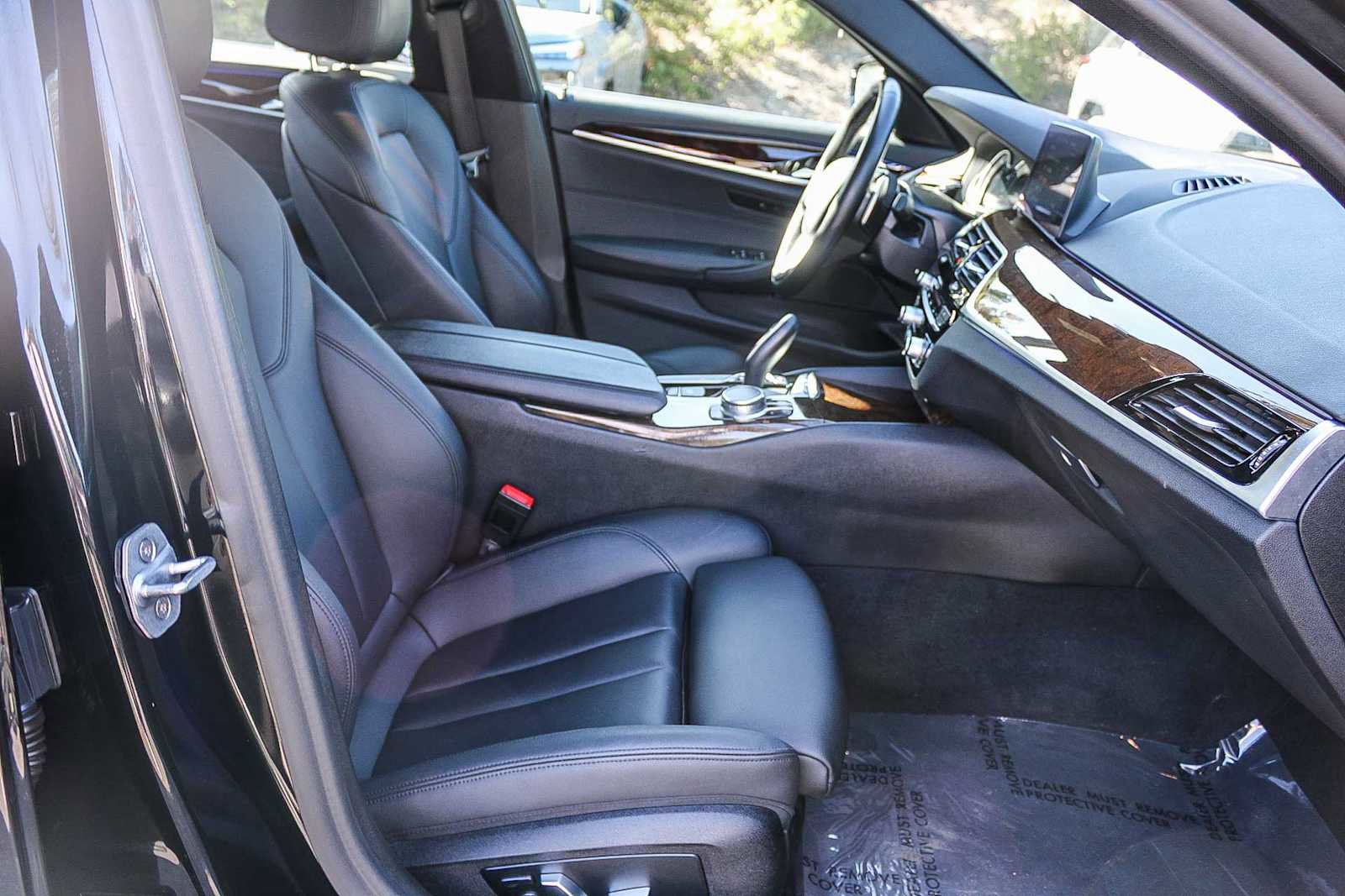 Used 2019 BMW 530e xDrive w/ Convenience Package AWD/4WD image 16