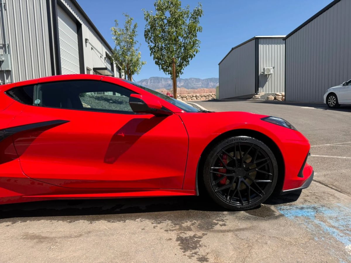 Used 2021 Chevrolet Corvette Stingray Premium Cpe w/ Z51 Performance Package RWD image 12