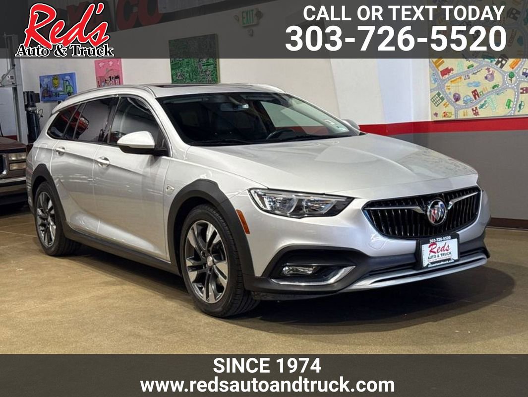 Used 2018 Buick Regal Essence w/ Sights and Sounds Package AWD/4WD image 1