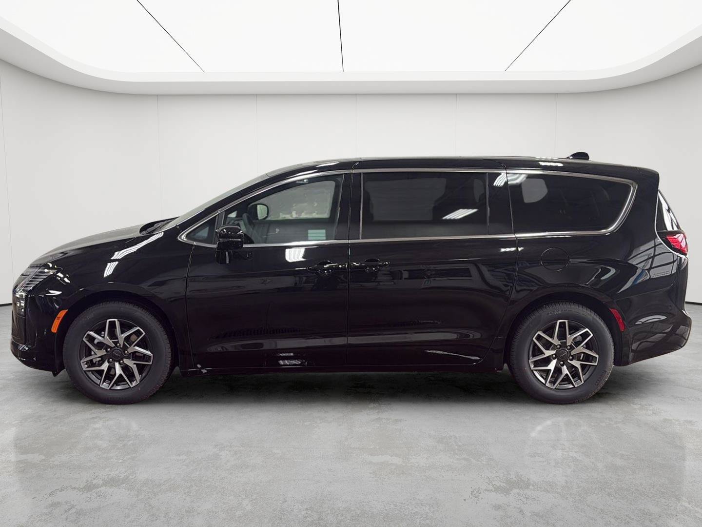 New 2027 Chrysler Pacifica Limited FWD image 39