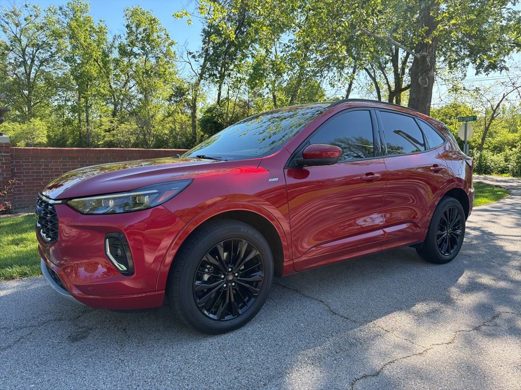 Used 2023 Ford Escape ST-Line Elite AWD/4WD image 3