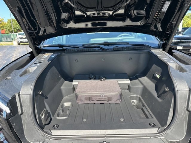 New 2026 Chevrolet Silverado EV LT image 9