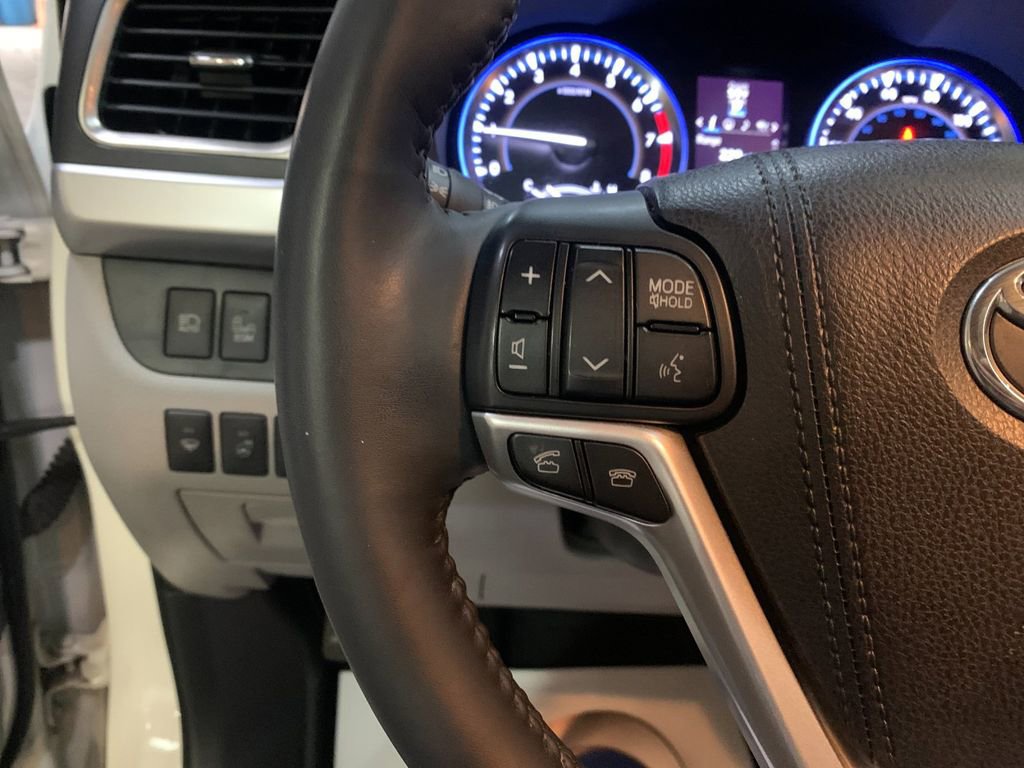 Used 2015 Toyota Highlander Limited Platinum image 30