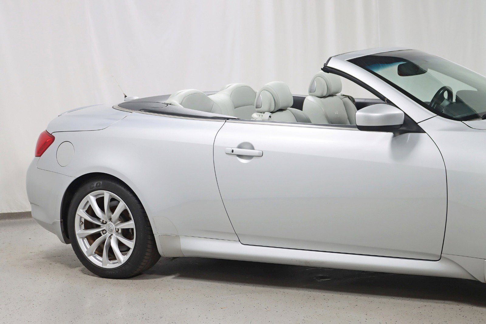 Used 2013 INFINITI G37 Sport w/ Premium Pkg RWD image 4