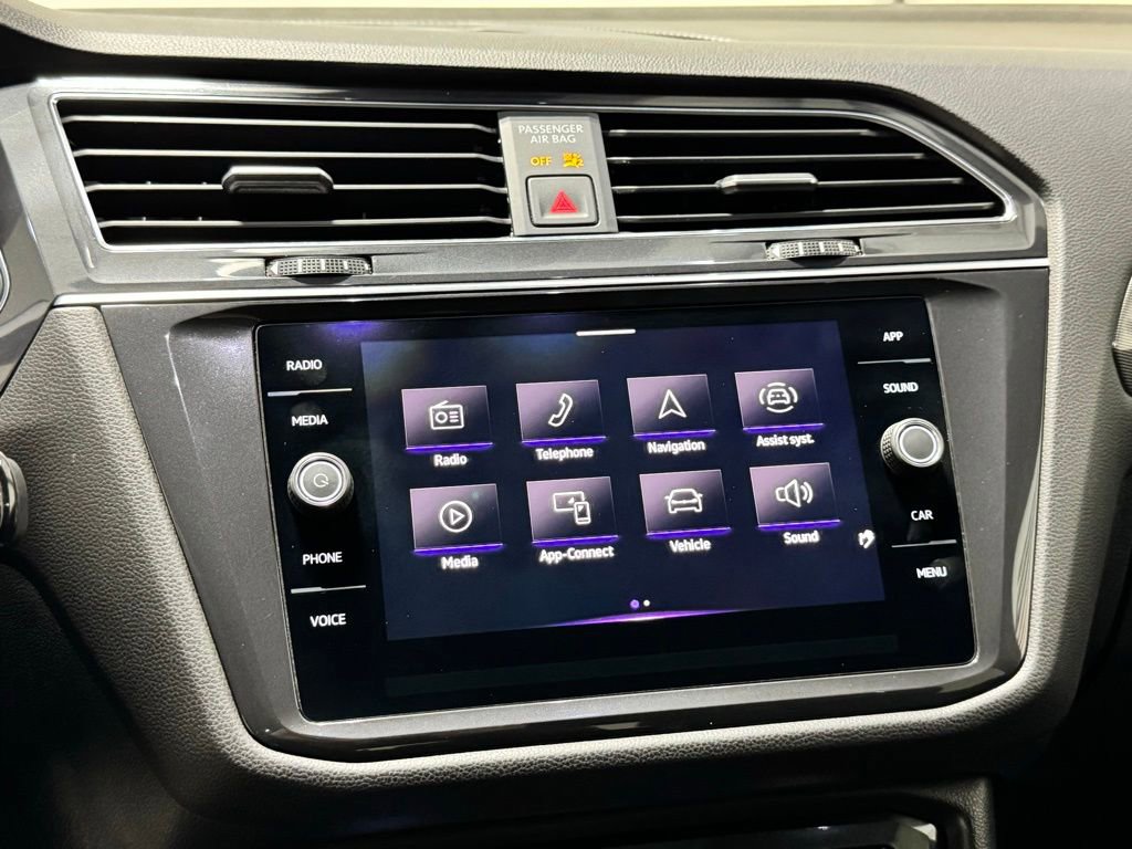 Used 2022 Volkswagen Tiguan SE R-Line image 22