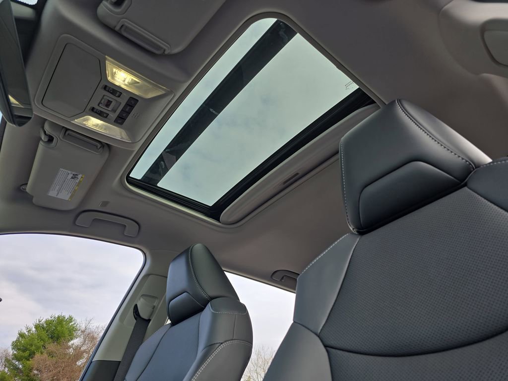 Used 2025 Toyota RAV4 Limited w/ Advanced Technology Package image 32