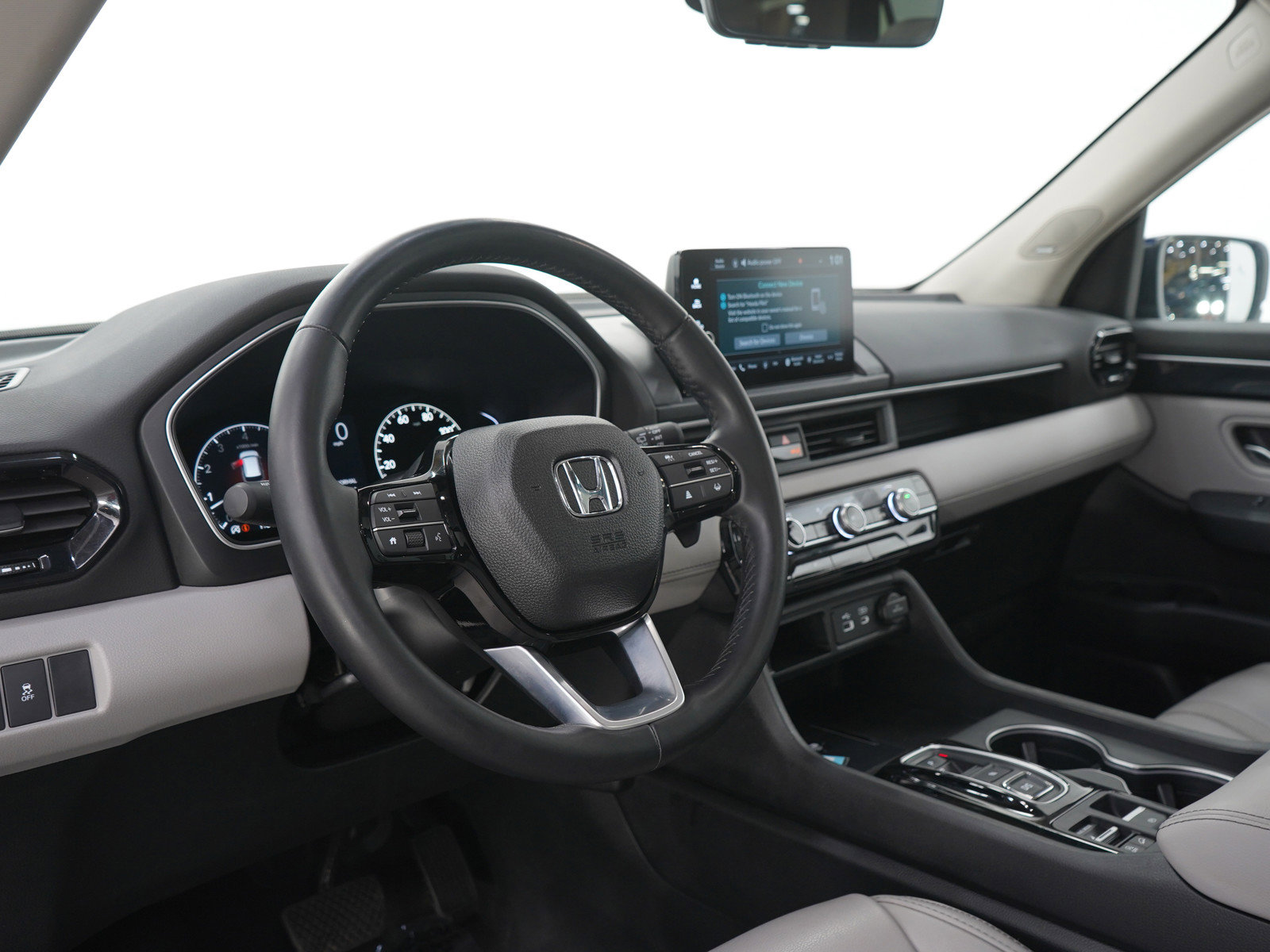 Used 2024 Honda Pilot Touring image 29