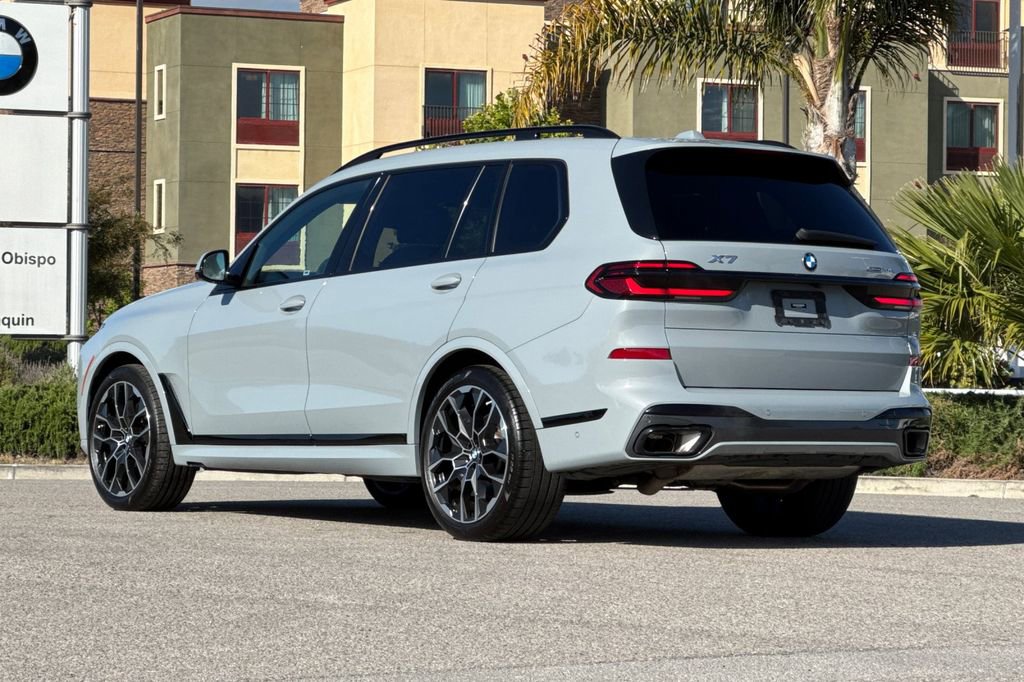 Used 2024 BMW X7 xDrive40i w/ M Sport Package AWD/4WD image 5