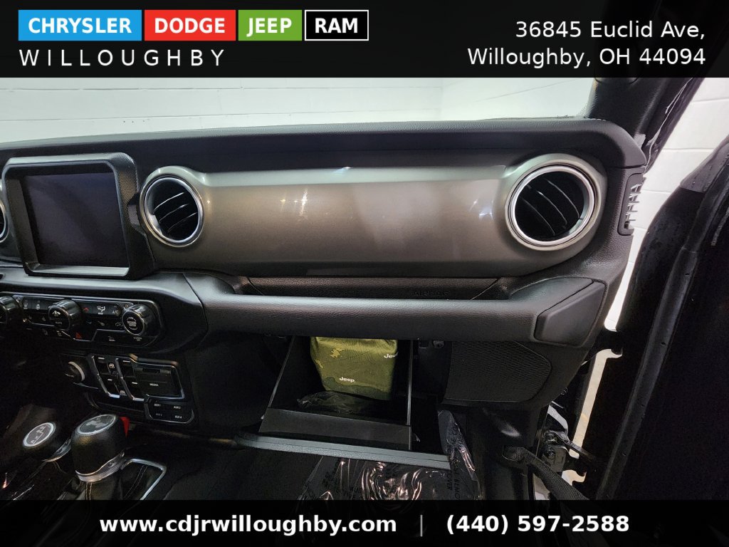 Used 2023 Jeep Wrangler Unlimited Sahara w/ Cold Weather Group AWD/4WD image 35