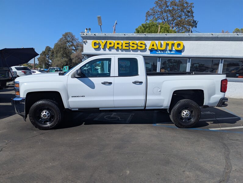 Used 2015 Chevrolet Silverado 2500 W/T AWD/4WD image 2