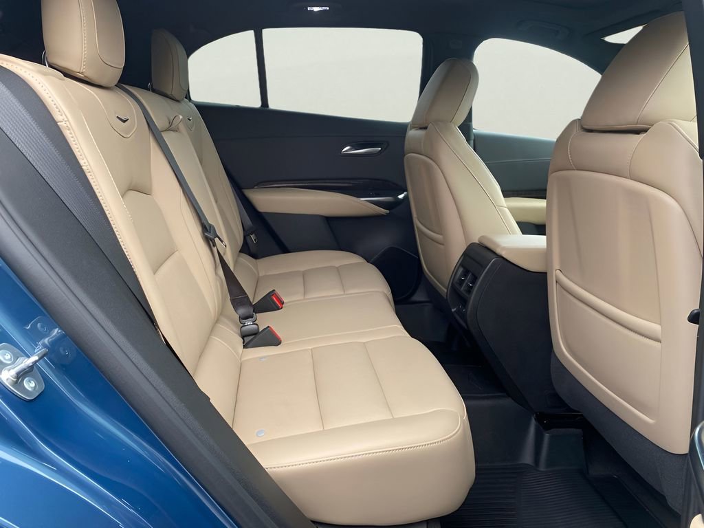 Used 2024 Cadillac XT4 Premium Luxury w/ Active Safety Package image 18