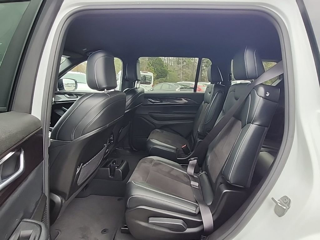 Certified 2023 Jeep Grand Cherokee L Laredo image 27