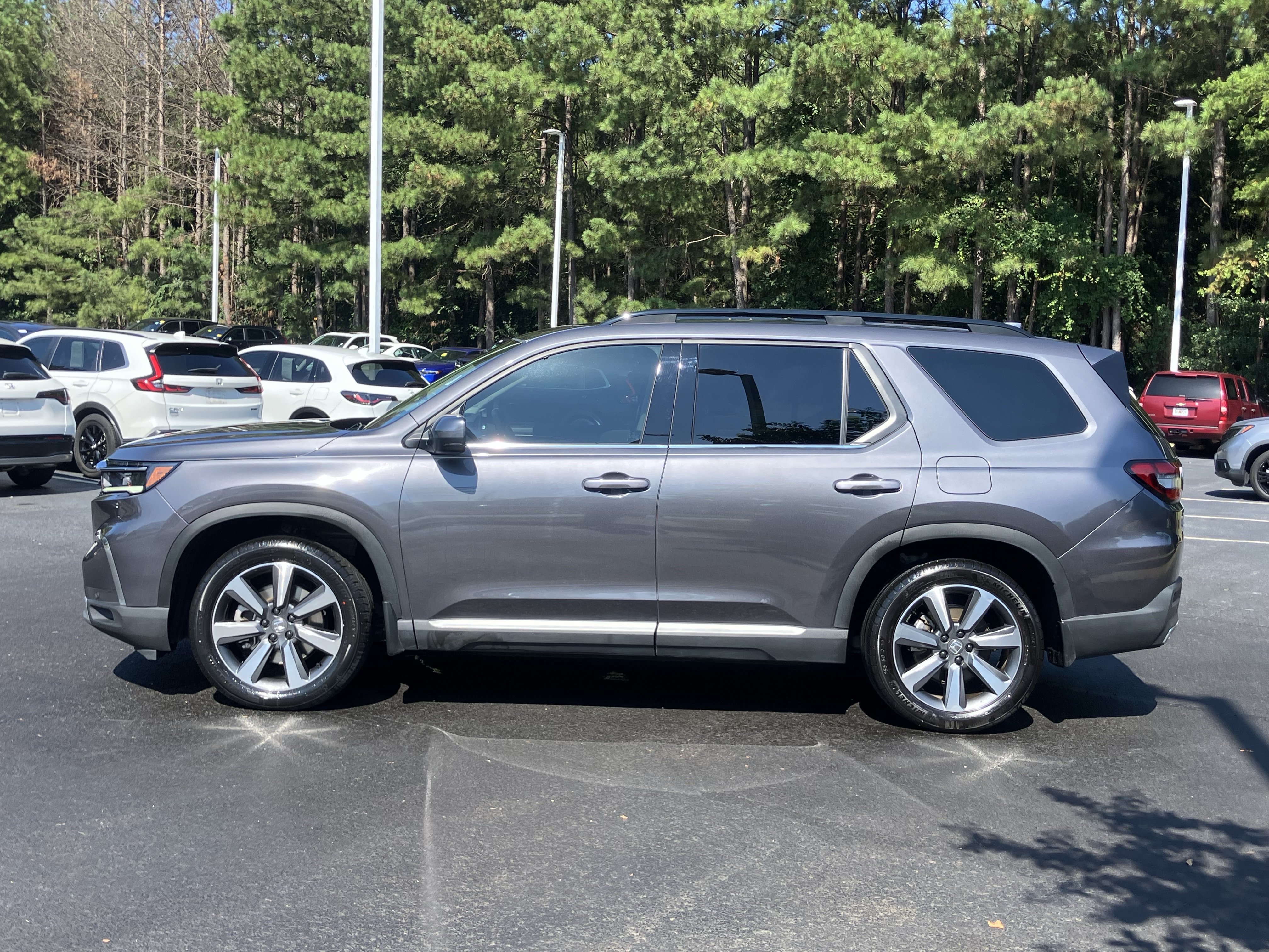 Certified 2025 Honda Pilot Touring image 7