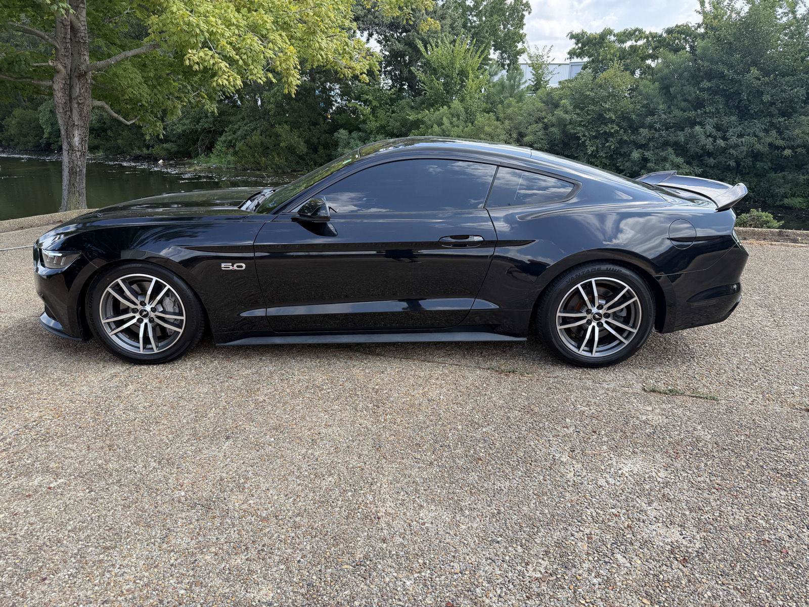 Used 2016 Ford Mustang GT RWD image 6