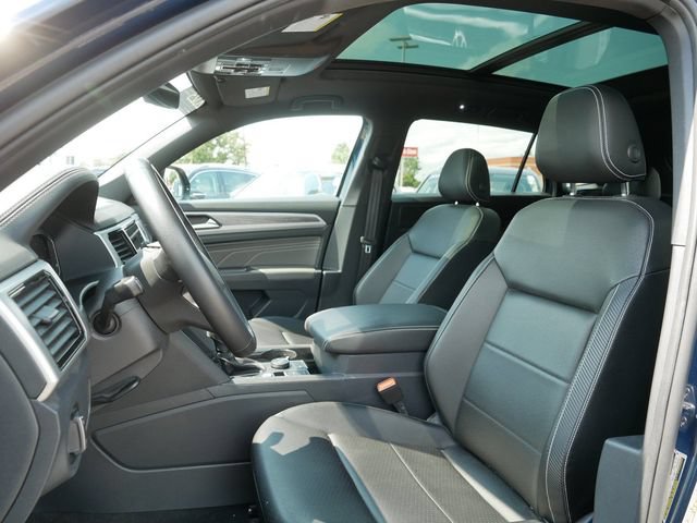 Certified 2023 Volkswagen Atlas Cross Sport SE w/ Panoramic Sunroof Package AWD/4WD image 15