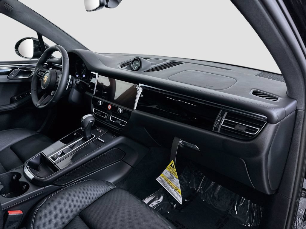 New 2026 Porsche Macan AWD/4WD image 31
