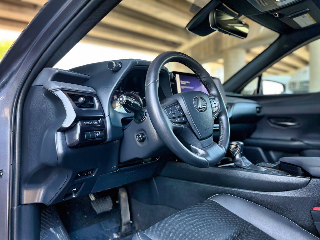 Used 2023 Lexus UX 250h AWD w/ Premium Package image 15