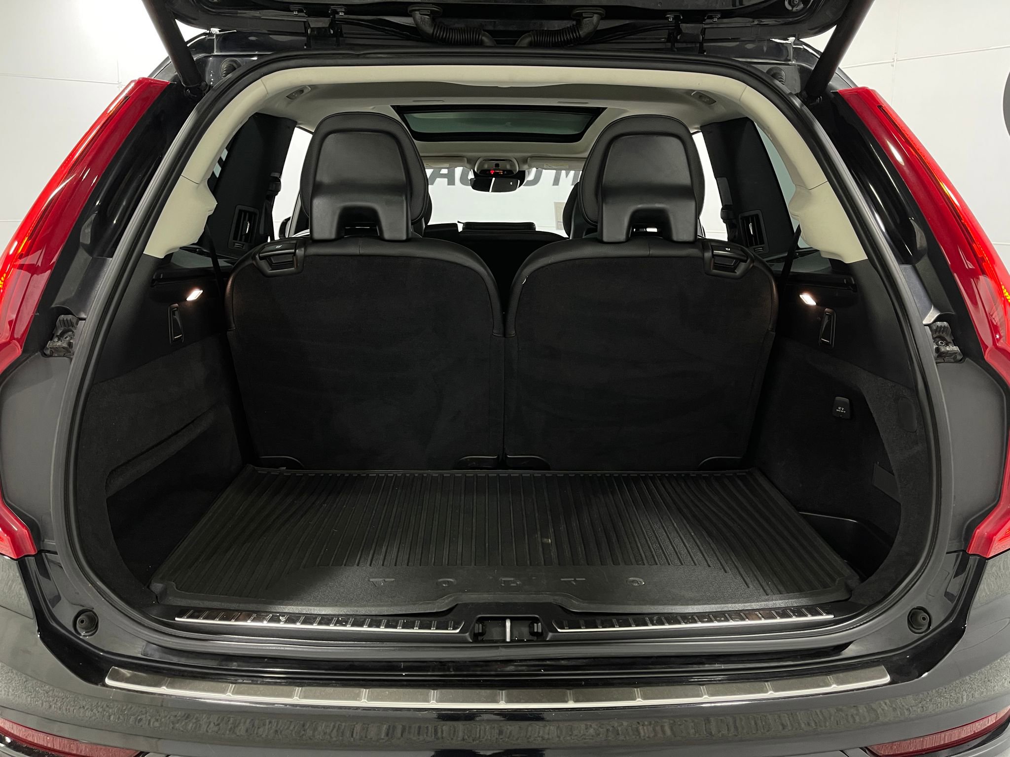 Used 2021 Volvo XC90 T6 Momentum w/ Advanced Package AWD/4WD image 26