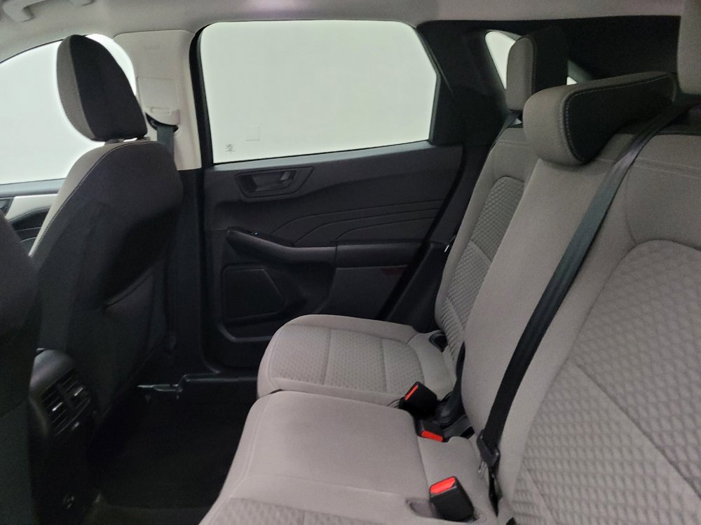 Used 2022 Ford Escape SE w/ Cold Weather Package image 18