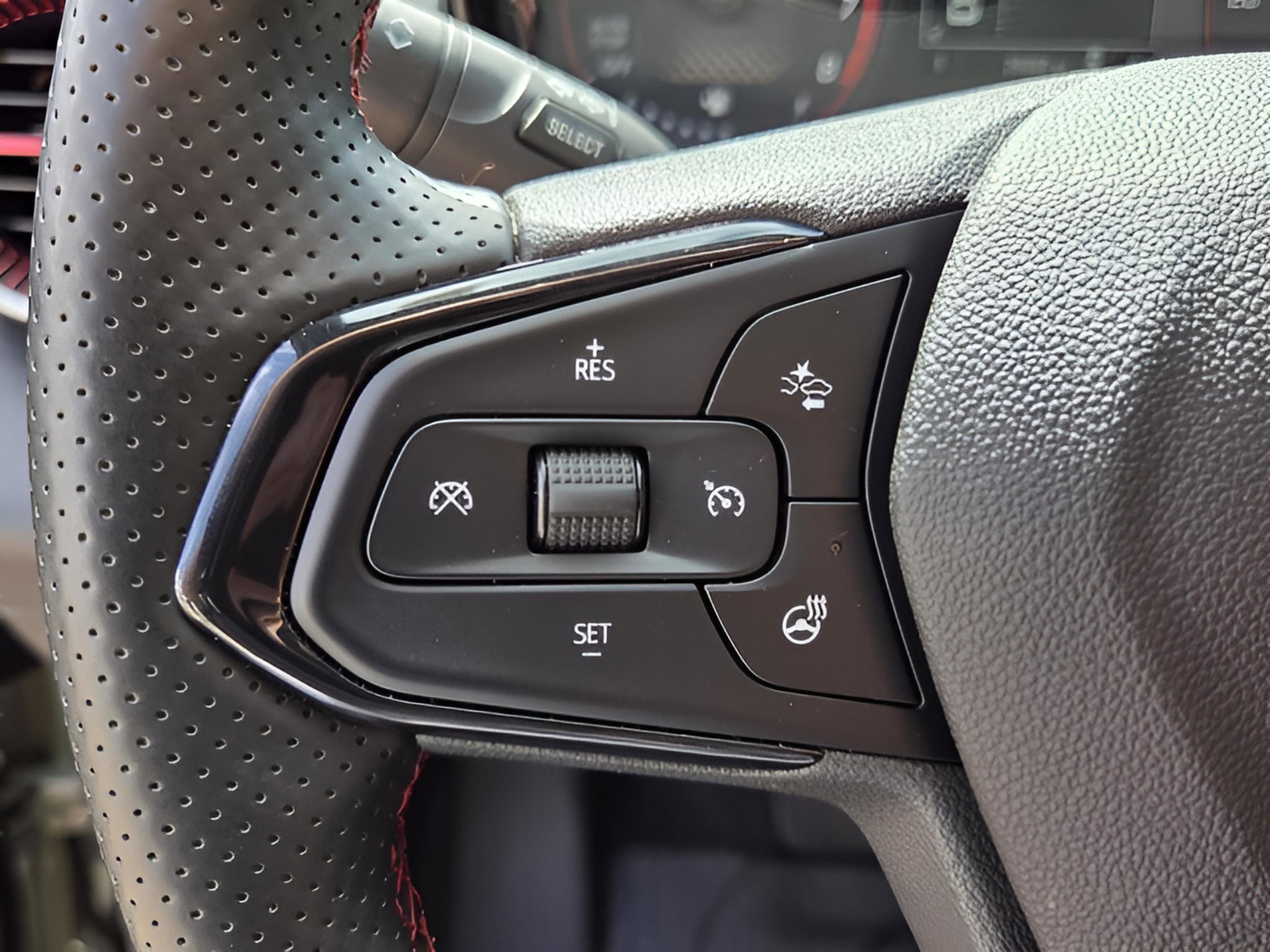 Used 2024 Chevrolet Trax RS w/ Driver Confidence Package FWD image 23