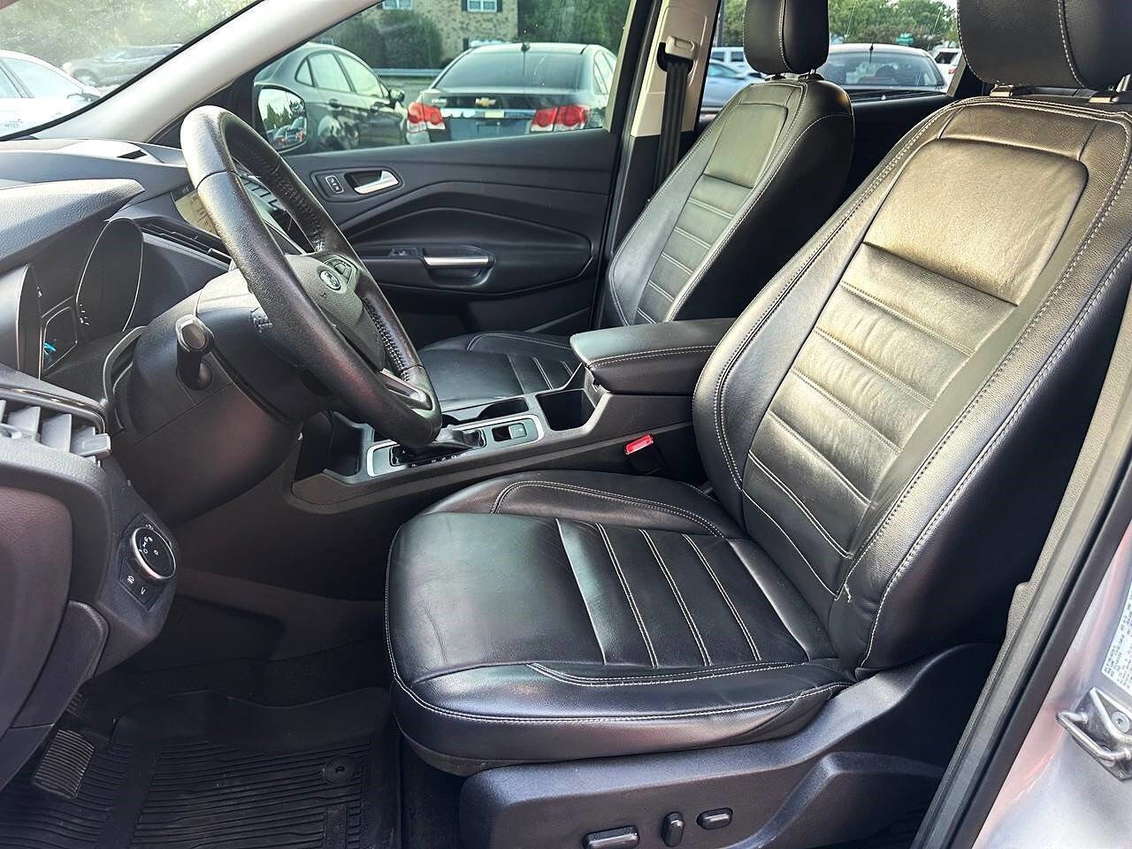 Used 2018 Ford Escape Titanium image 13
