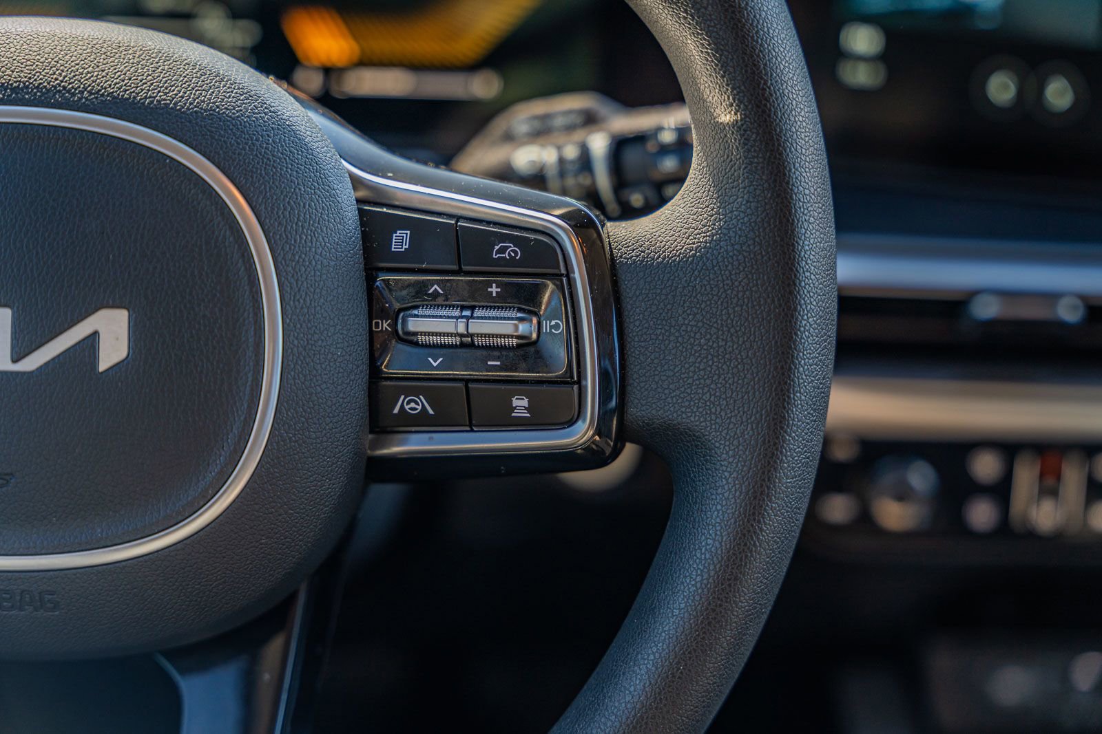 Used 2025 Kia Sorento LX image 28