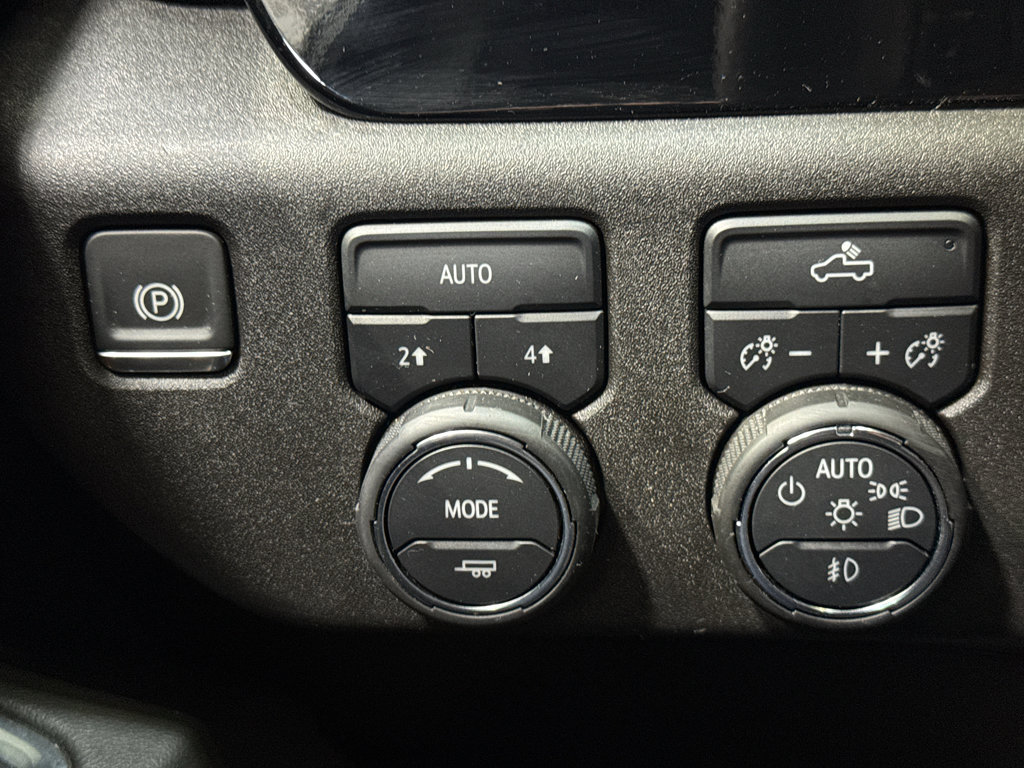 Used 2025 Chevrolet Silverado 1500 RST w/ Redline Edition AWD/4WD image 35