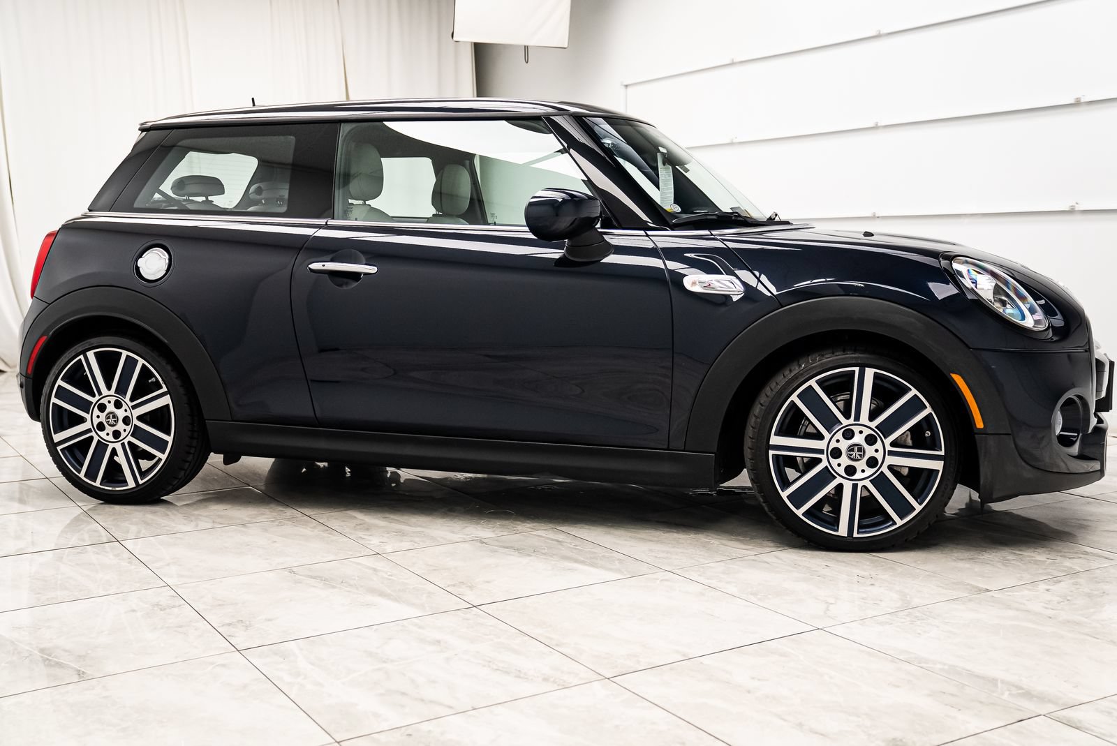 Used 2021 MINI Cooper S FWD image 2