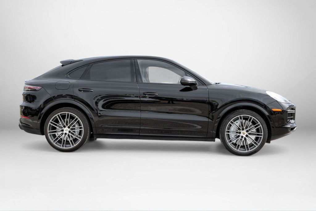 Used 2020 Porsche Cayenne Turbo image 5
