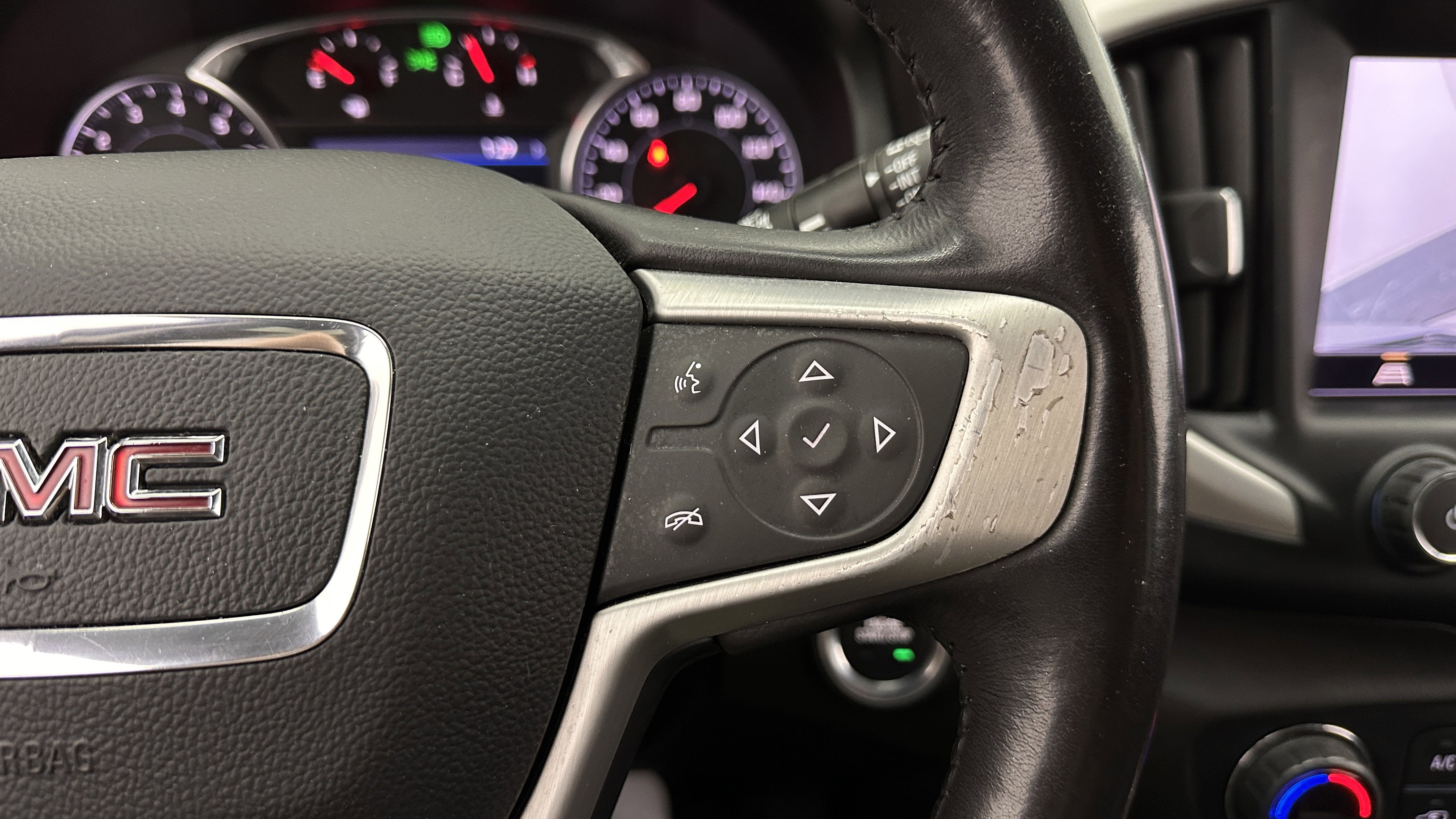 Used 2022 GMC Terrain SLT image 18
