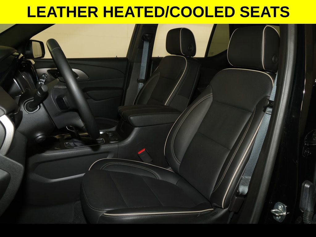 Used 2023 Chevrolet Traverse Premier image 4