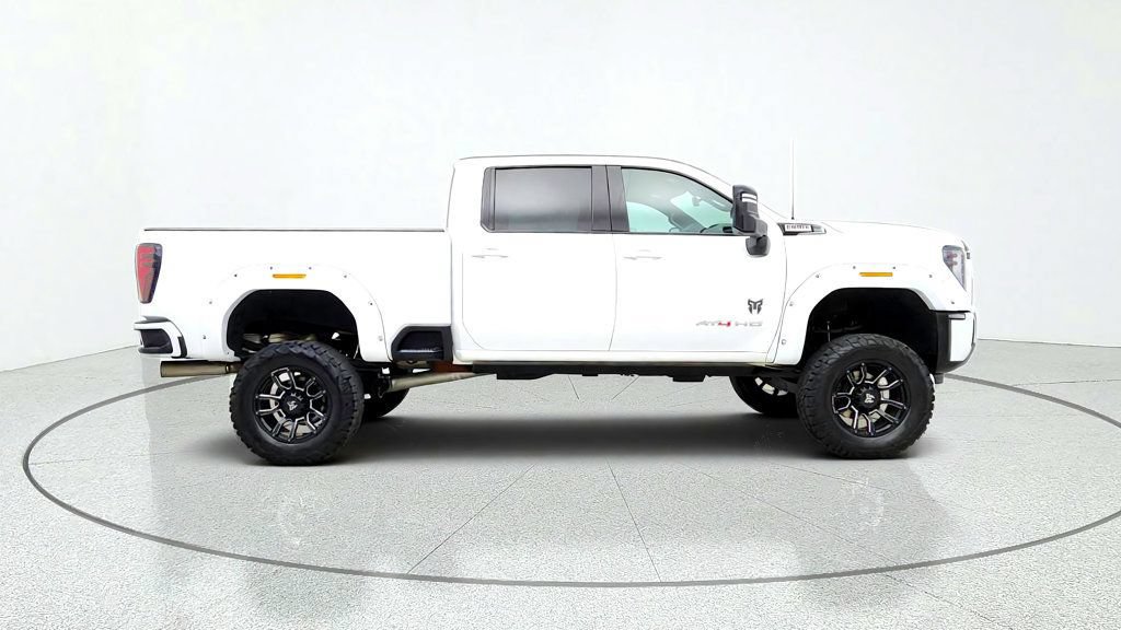 Used 2024 GMC Sierra 2500 AT4 w/ AT4 Premium Plus Package AWD/4WD image 4