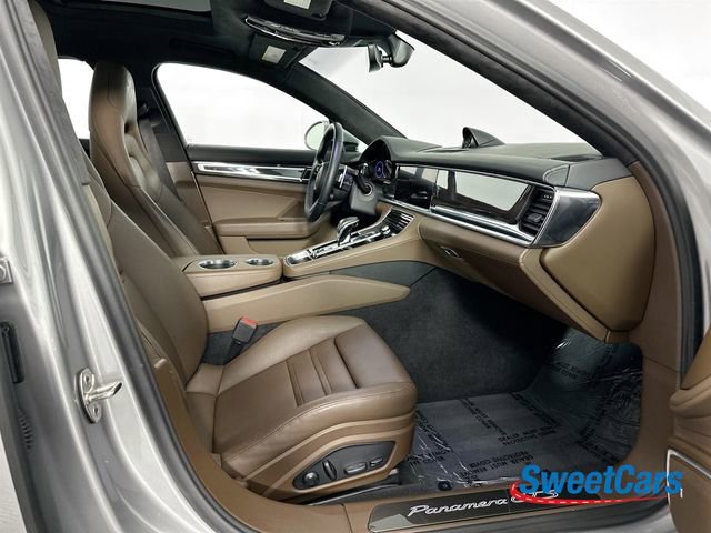 Used 2022 Porsche Panamera GTS image 10