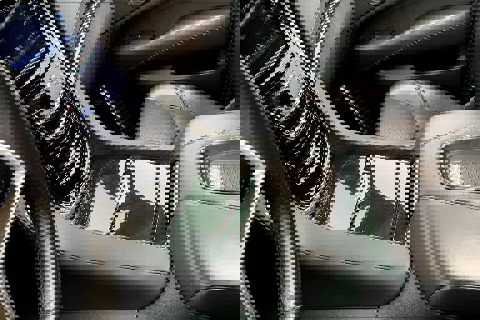 Used 2019 Cadillac Escalade Platinum image 16