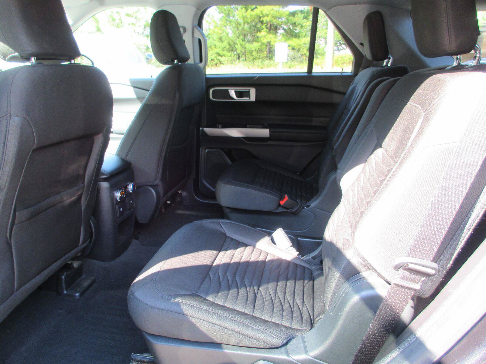 Used 2021 Ford Explorer XLT RWD image 17