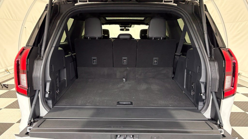 New 2026 Ford Expedition Max Platinum w/ Stealth Performance Package AWD/4WD image 5
