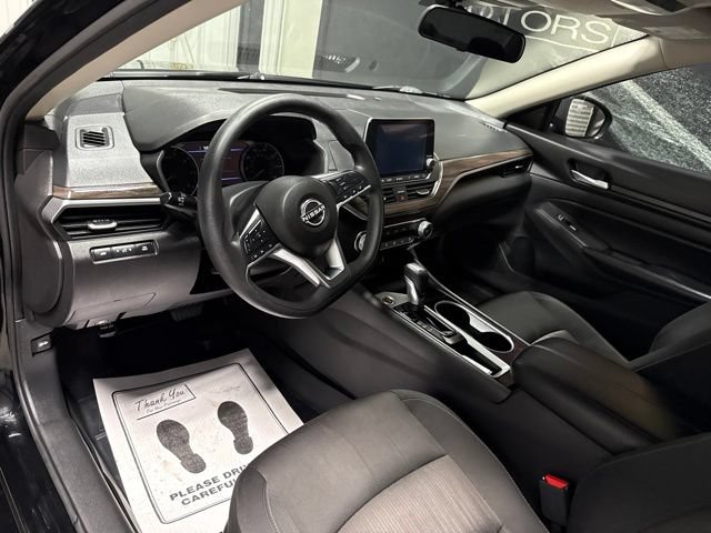 Used 2024 Nissan Altima 2.5 SV FWD image 6