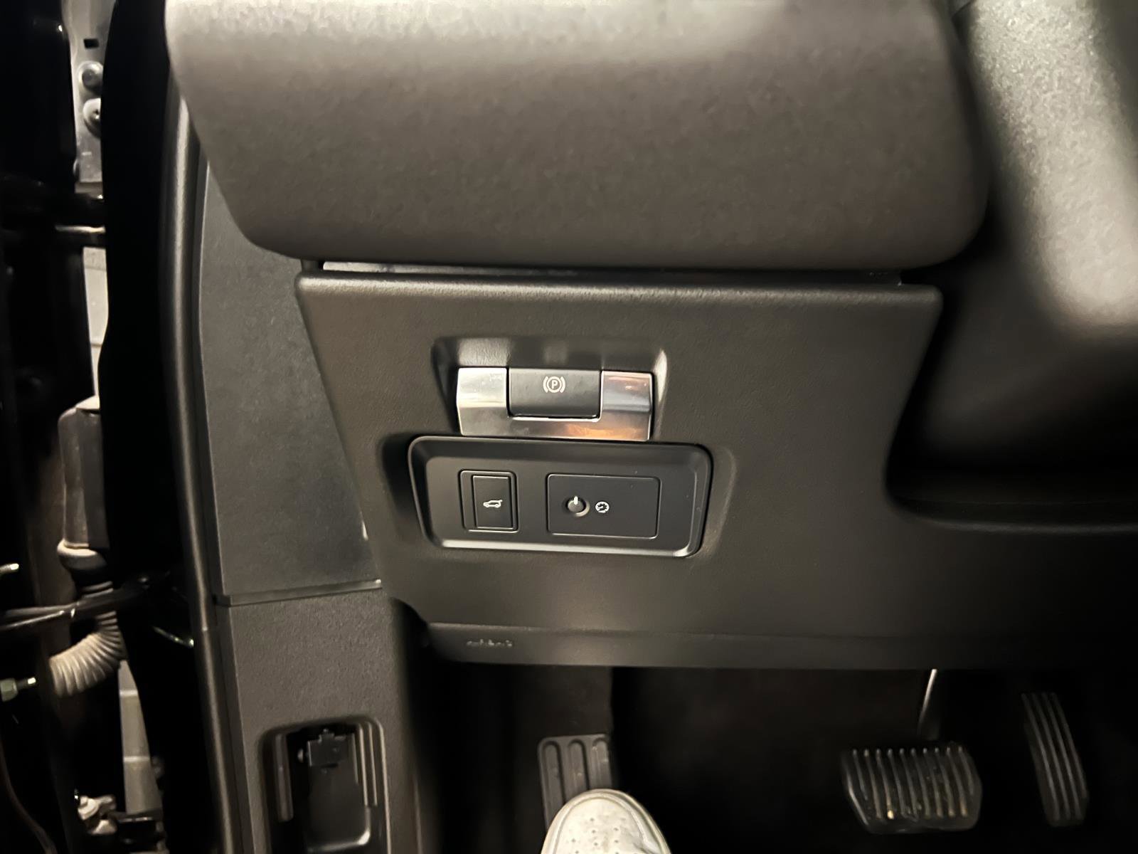 Used 2020 Land Rover Range Rover Evoque SE image 15