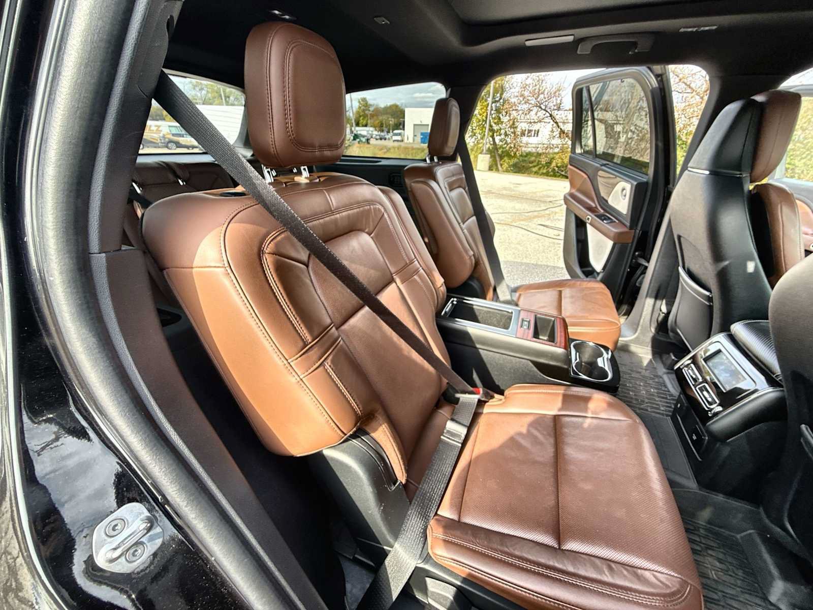 Used 2022 Lincoln Aviator Reserve w/ Equipment Group 201A AWD/4WD image 28