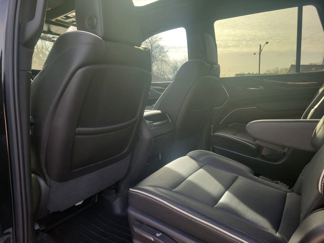 Used 2021 Cadillac Escalade Premium Luxury image 31