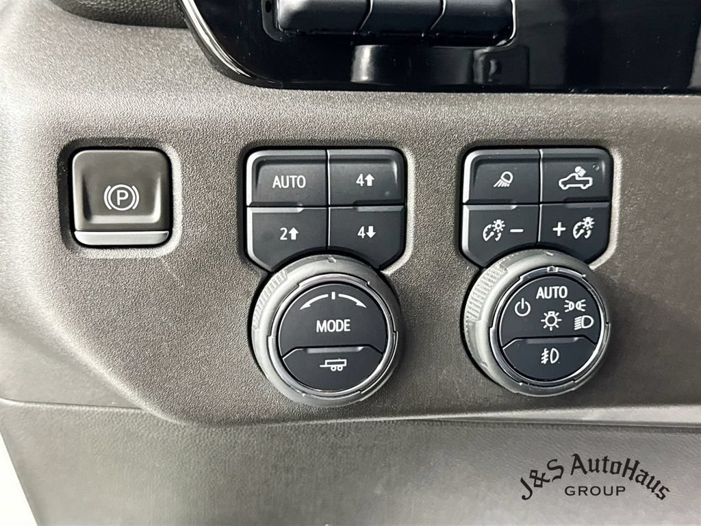 Used 2023 Chevrolet Silverado 1500 ZR2 w/ Technology Package AWD/4WD image 10