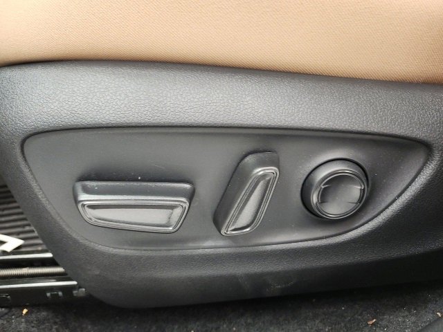 Used 2025 Toyota RAV4 XLE image 13