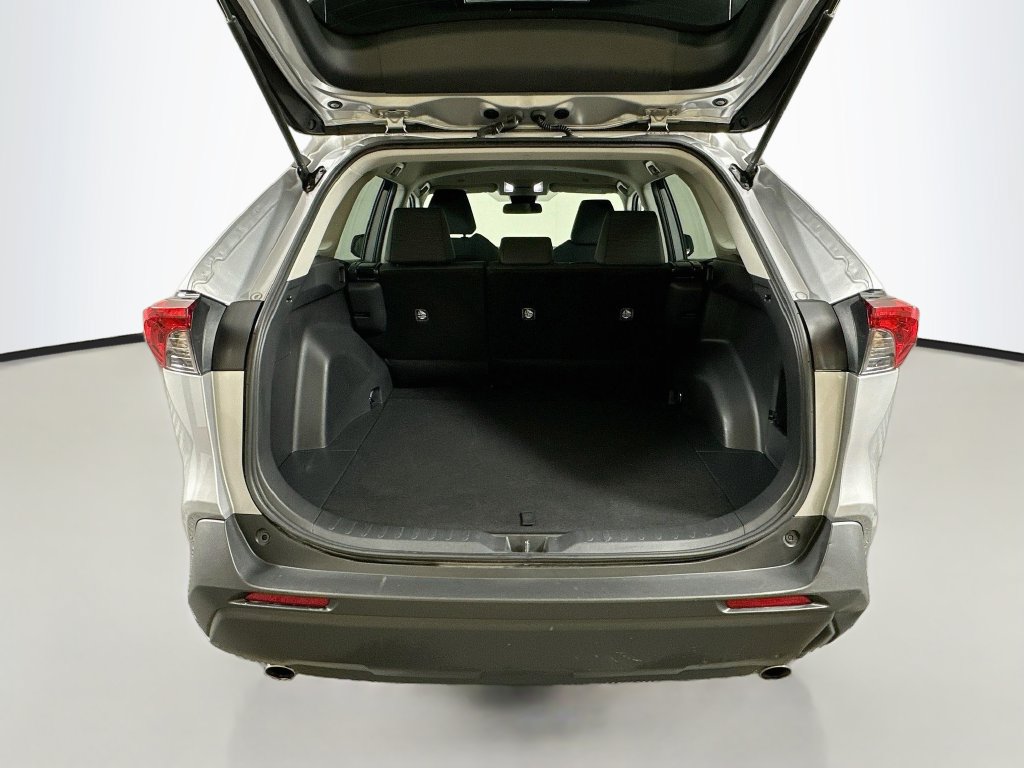 Used 2025 Toyota RAV4 LE AWD/4WD image 24