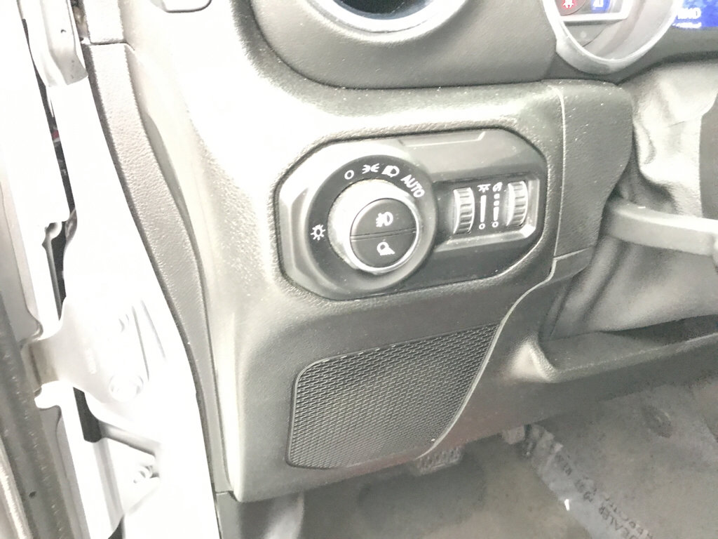 Used 2021 Jeep Gladiator Overland w/ Popular Equipment Package AWD/4WD image 12