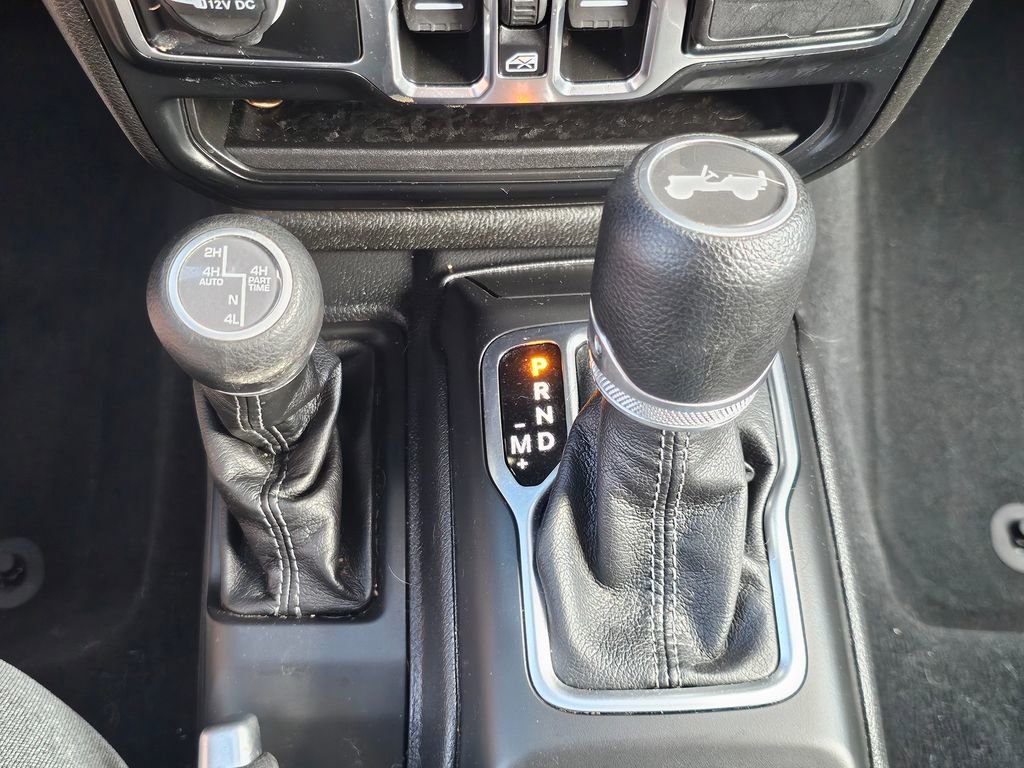 Used 2024 Jeep Wrangler Unlimited w/ Convenience Group AWD/4WD image 8