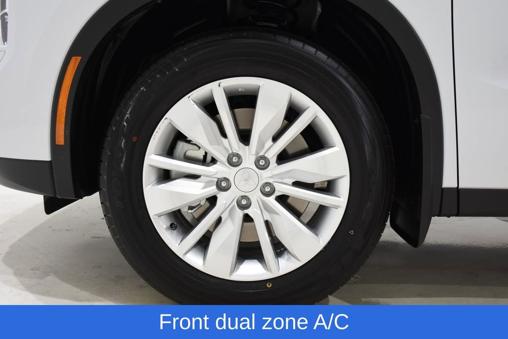 New 2025 Mitsubishi Outlander ES image 7