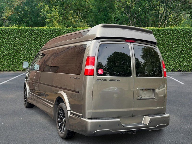 Used 2021 Chevrolet Express 3500 LS w/ Chrome Appearance Package image 4