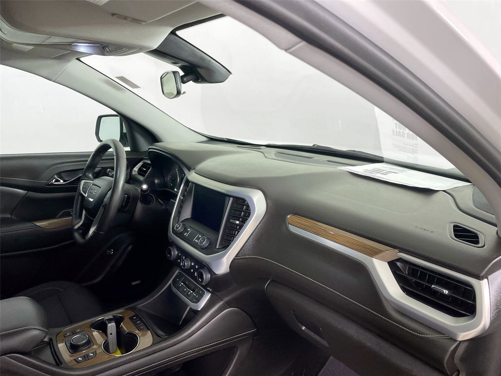 Used 2023 GMC Acadia SLE w/ Driver Convenience Package image 28